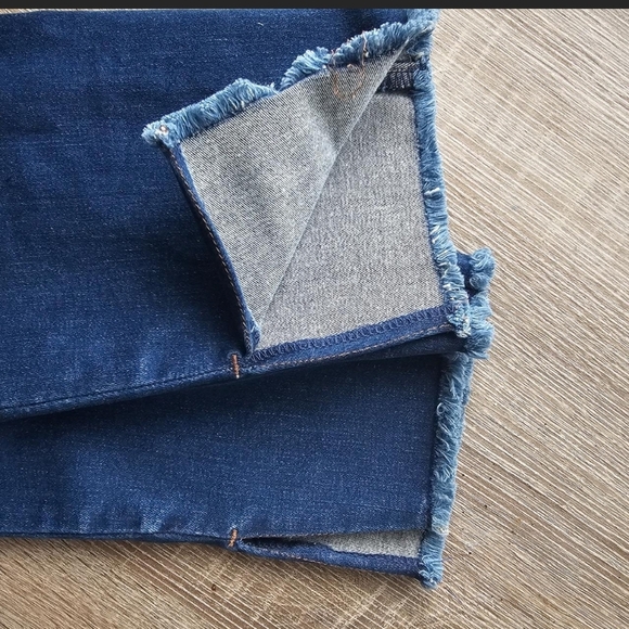 LOFT Skinny Jeans - Made in the Philippines Size: 29 - Picture 6 of 8